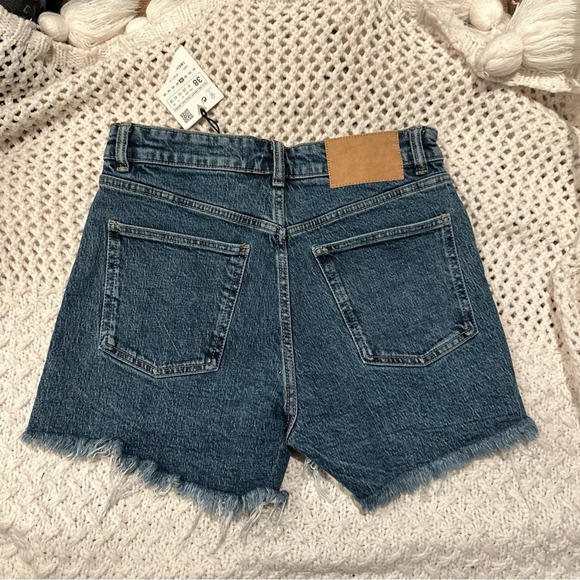 ZARA SHORT WOMENS NEW SIZE
6 BLUE - Picture 5 of 9